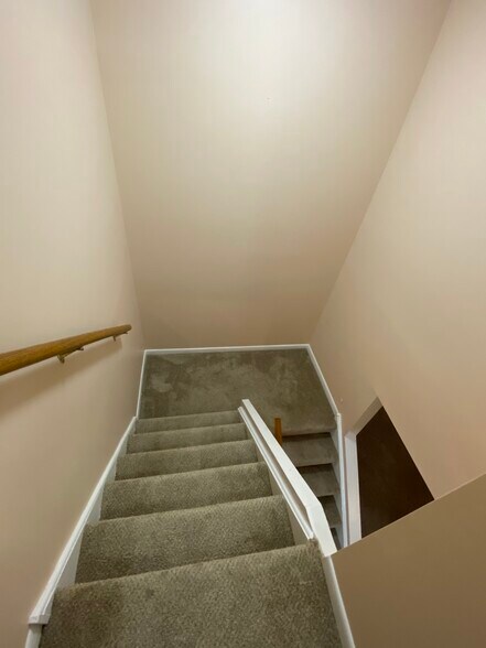 Building Photo - 519 Racine Ln