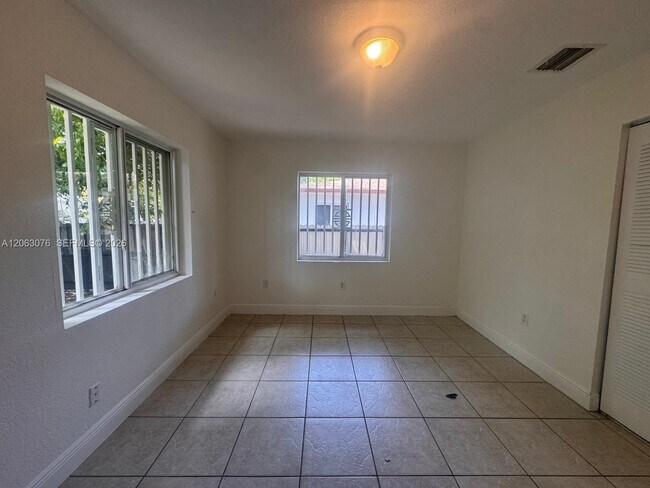 Building Photo - 3342 NW 9th Ave