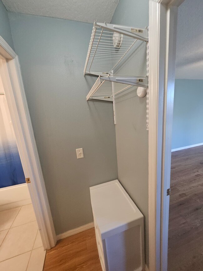 Building Photo - 843 Caribbean Dr
