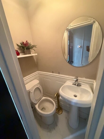 Building Photo - 2082 Pitman Ave