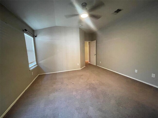 Building Photo - 3508 Blue Ridge Dr