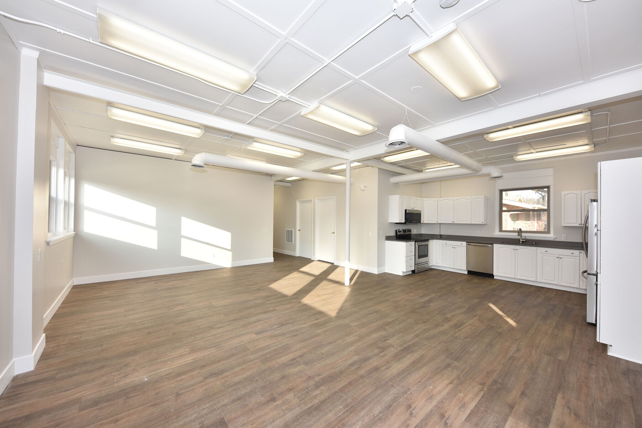 Large Open Concept Living Space - 122 S Webster St