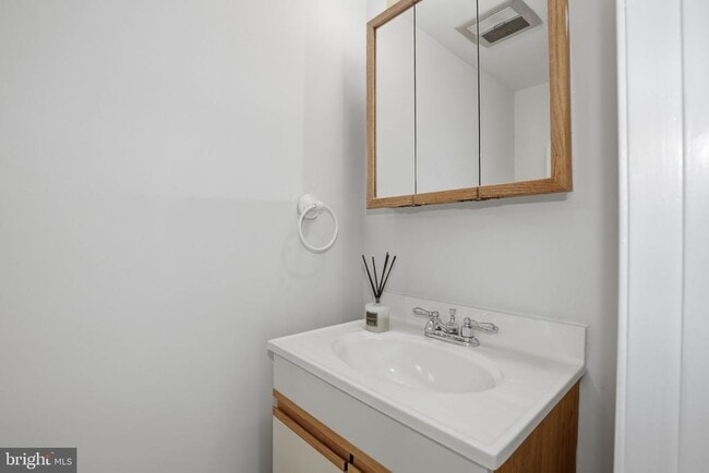 Building Photo - 7739 Tiverton Dr