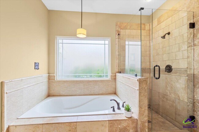 Building Photo - 300 Cheshire Dr