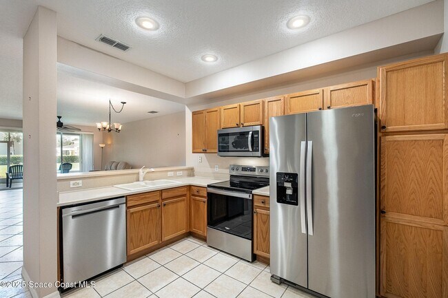 Building Photo - 400 Trotter Ln