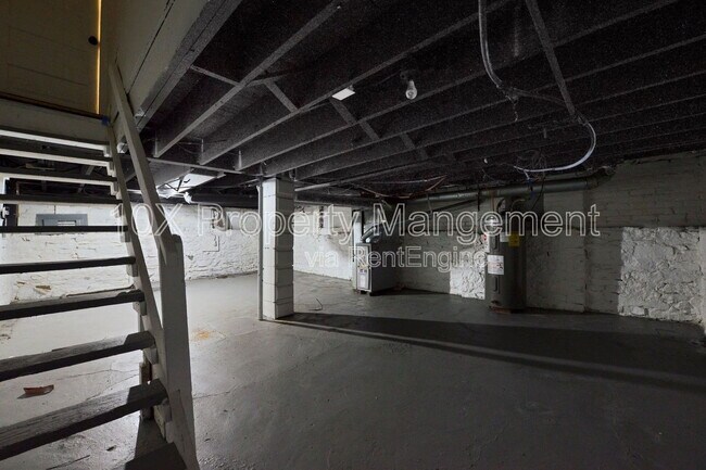 Building Photo - 26 Whitethorne Ave