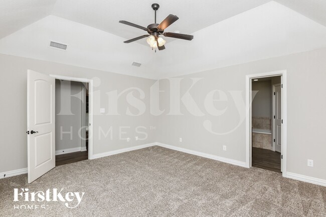 Building Photo - 612 Zachary Dr