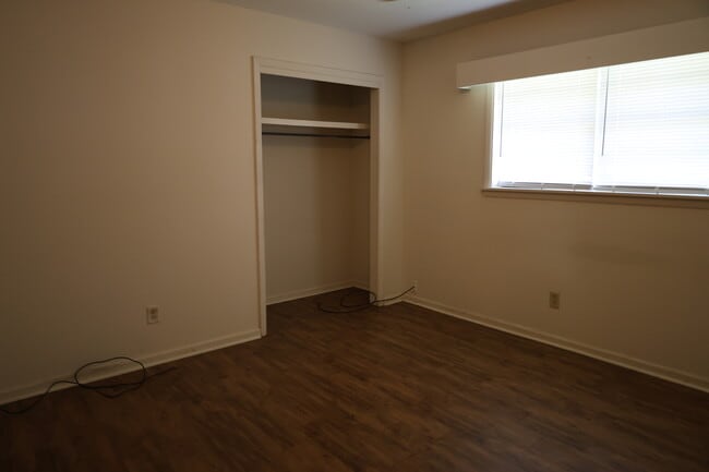 Building Photo - 101 Catherine Ave