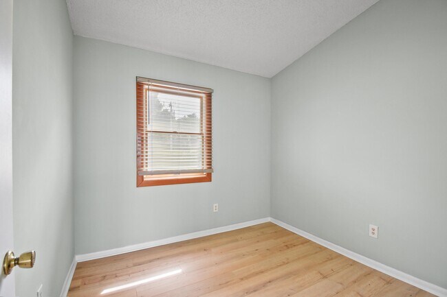 Building Photo - 125 CR 13 S