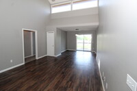 Building Photo - 850 N Lola Ln