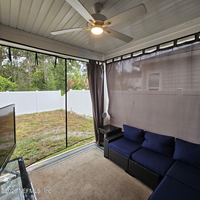Building Photo - 883 Cedar Slough Dr