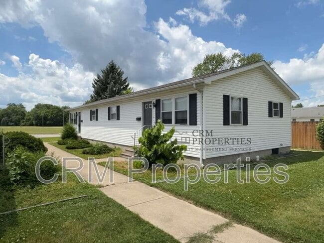 Building Photo - 720 S Lindsay St