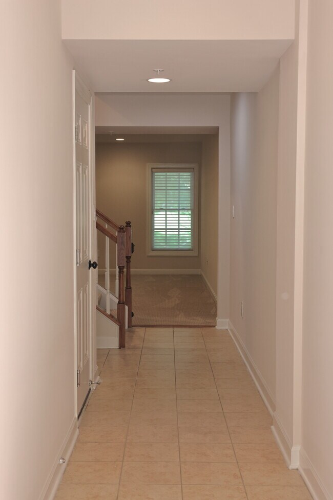 Entrance - 18 Sharpstead Ln