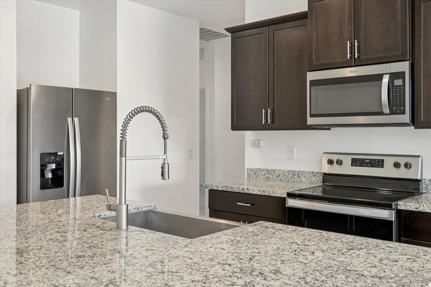 Building Photo - 4331 W Allen St