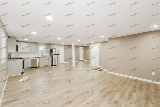 Building Photo - 5513 Hardy Ave