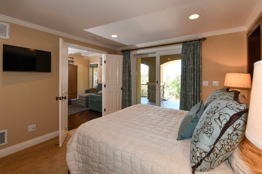 Building Photo - 21 Pinnacle Peak St