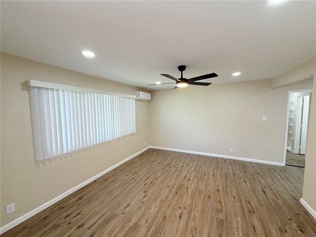 Building Photo - 355 S Aspan Ave