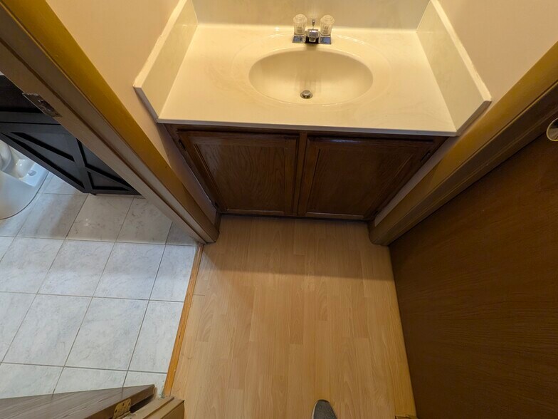 Building Photo - 2163 Hedgerow Rd