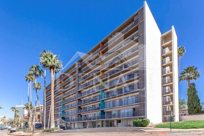 Building Photo - 425 W Paseo Redondo