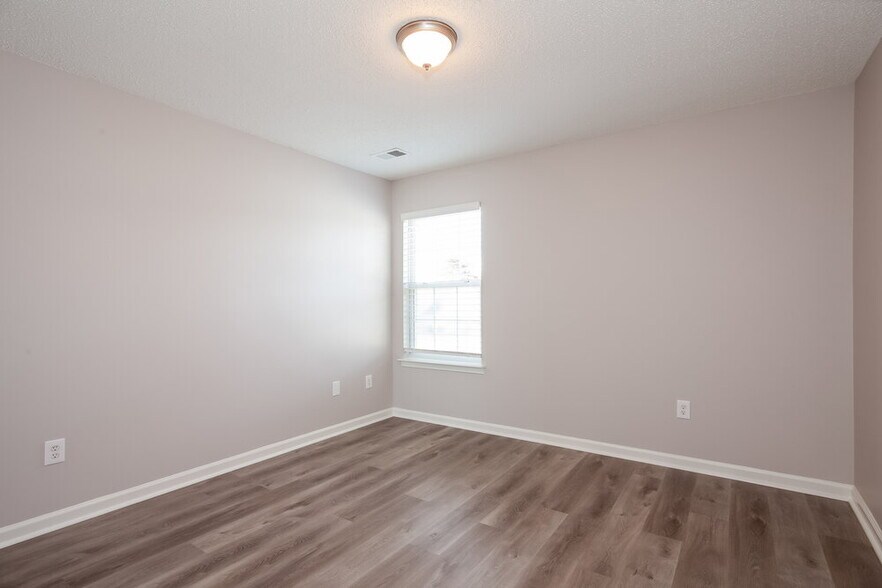 Building Photo - 6002 Pennycross Ln