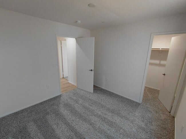 Building Photo - 475 Palomino Ct