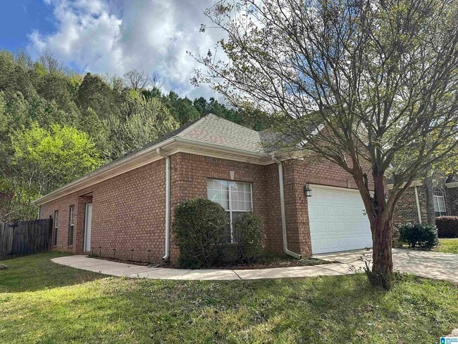 Building Photo - 1103 Castlemaine Dr