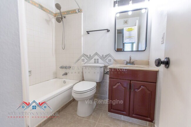 Building Photo - 1314 S 78th St