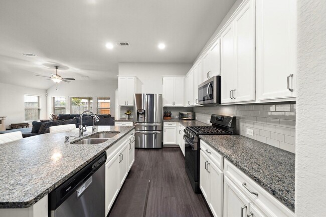 Building Photo - 23706 Via Viale Dr