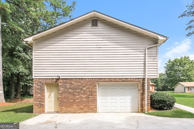 Building Photo - 80 Belmont Park Ln