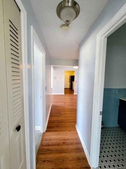 Building Photo - 300 Smithfield Rd