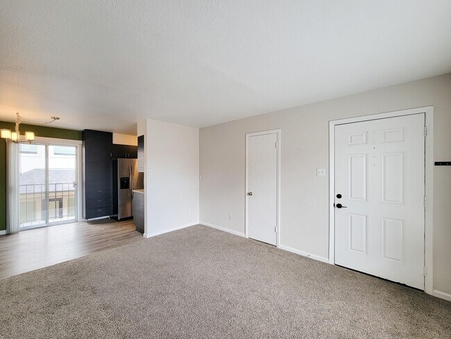 Building Photo - 1418 Vermont St