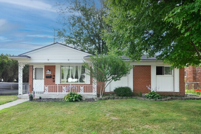 Primary Photo - 8807 Tavistock Dr