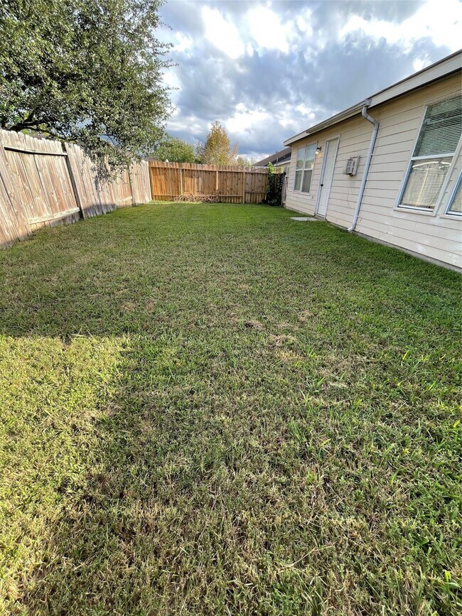 Building Photo - 16822 Perryton Ln