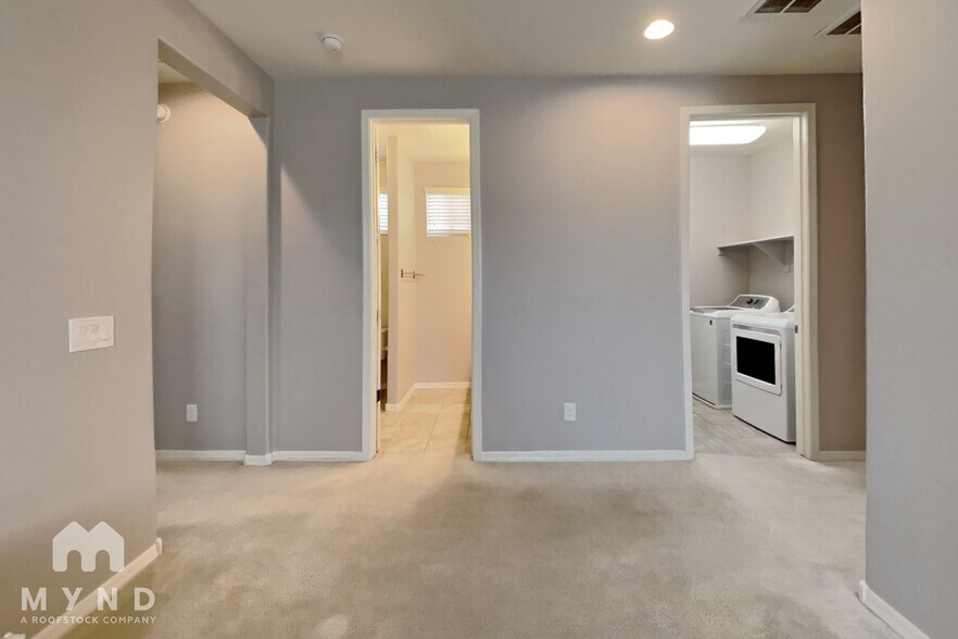 Building Photo - 2245 S Wallrade Ln