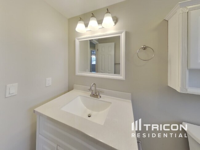 Building Photo - 7010 Cobblewood Ct