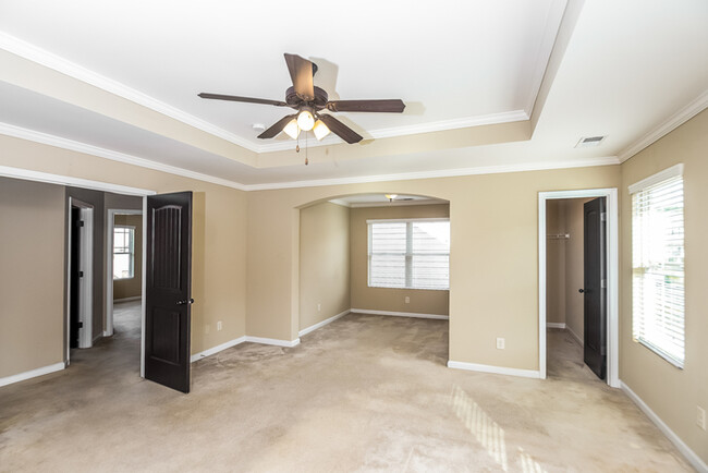 Building Photo - 1038 Regency Dr NW