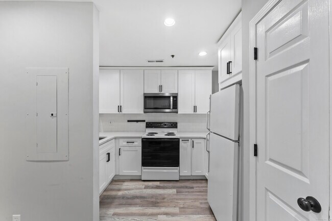 Building Photo - 2660 North Ave