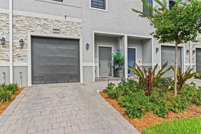 Building Photo - 864 NW 3rd Terrace