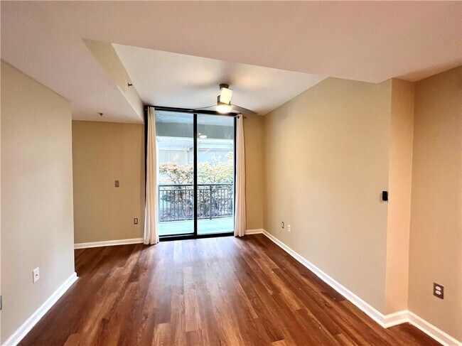 Building Photo - 3040 Peachtree Rd NW