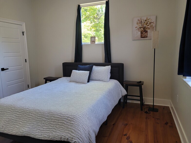 master bedroom - 2821 Dryades St