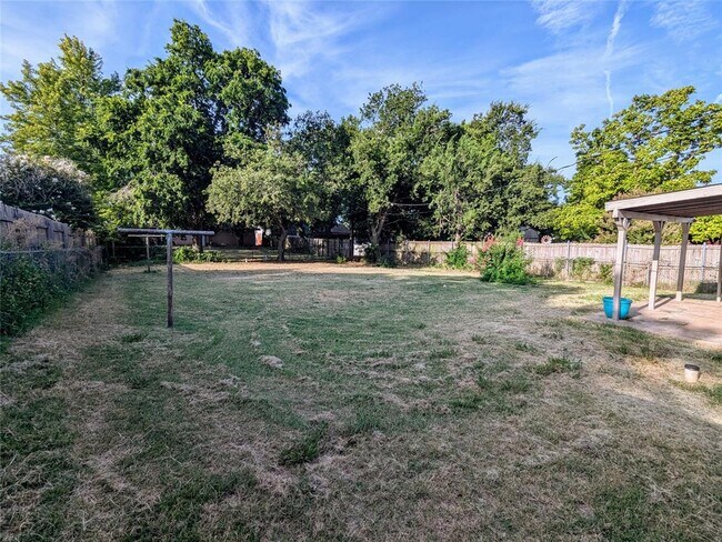 Building Photo - 504 NE 18th St