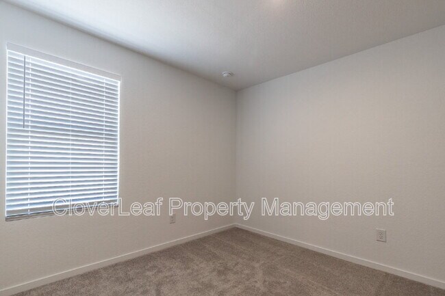 Building Photo - 3338 Gingham Pt
