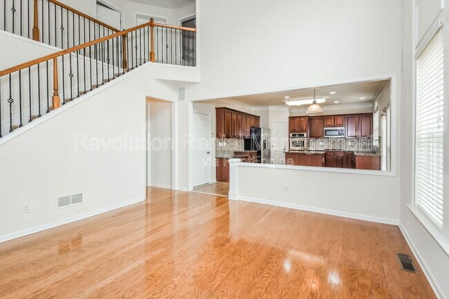 Building Photo - 233 Sumac Tr