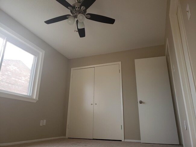 Building Photo - 3594 Friendswood Dr