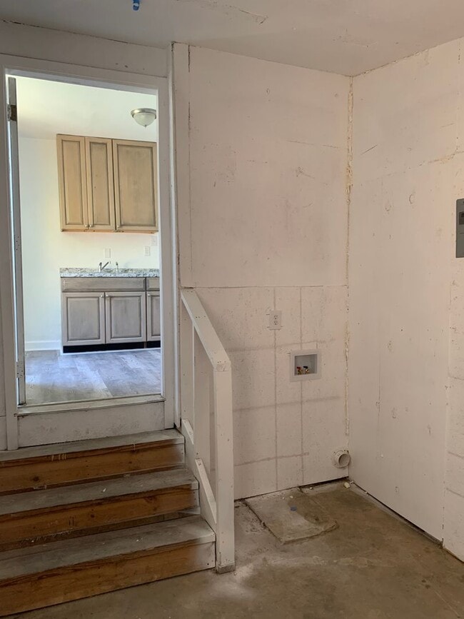 Building Photo - 2255 N Galvez St