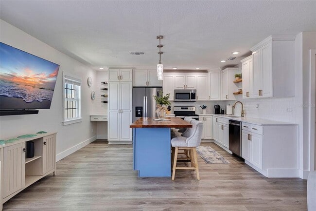 Building Photo - 5266 Beach Dr SE