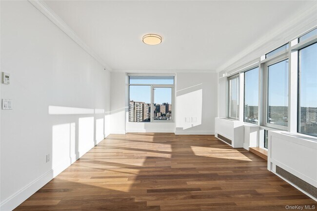 Building Photo - 3220 Arlington Ave