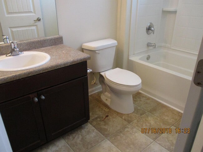 Building Photo - 159 Chapel Lake S