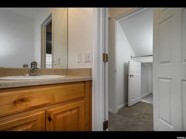 Building Photo - 88 250 N