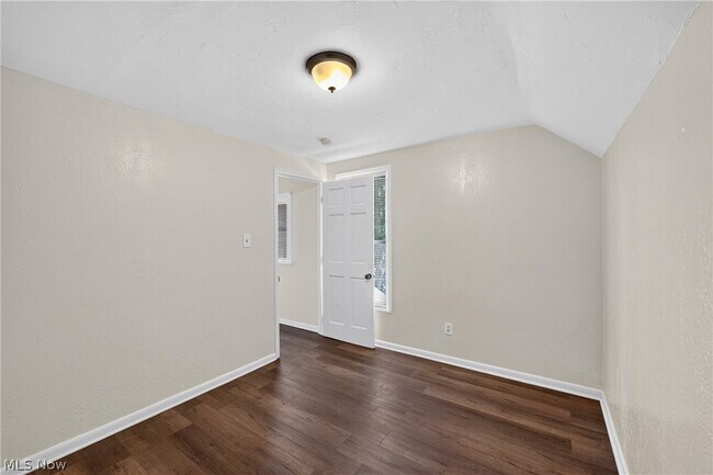 Building Photo - 505 Brown St